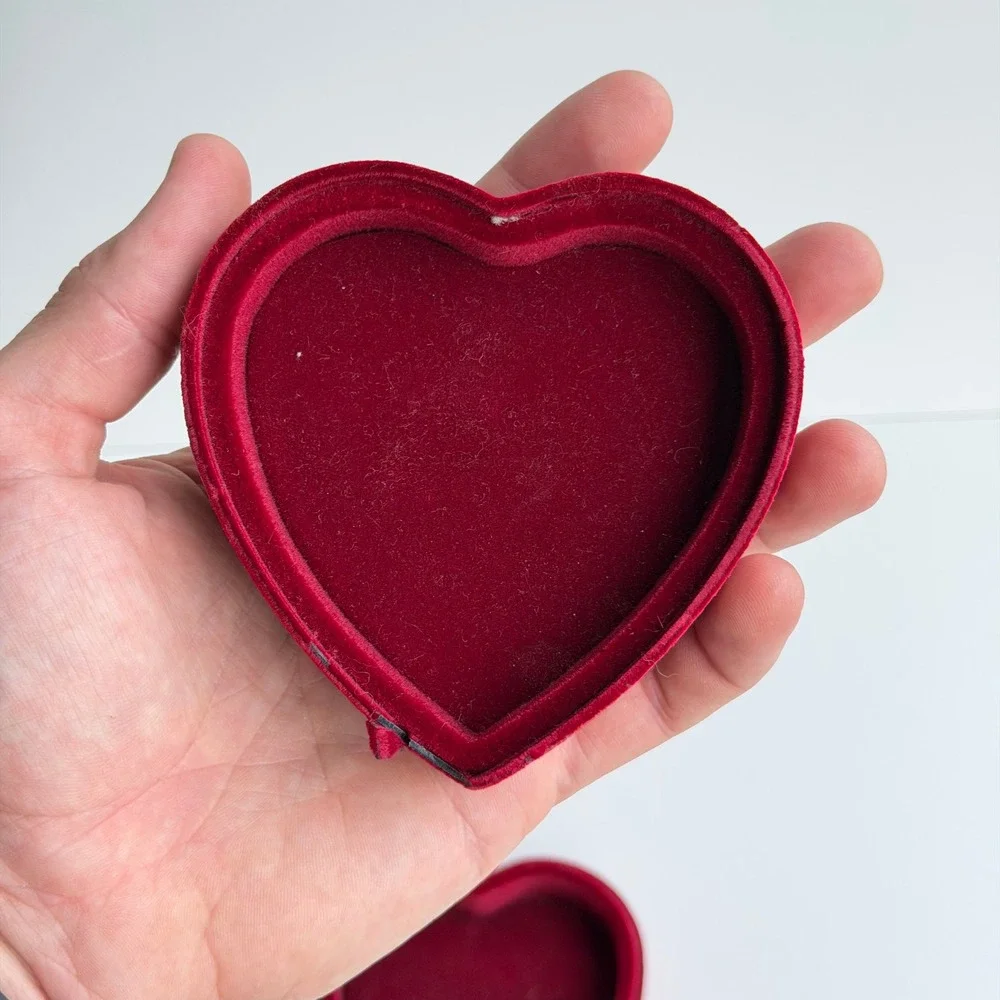 VTG Heart Trinket Box Red Gold Velvet Brass Filigree Jewelry Case Old World